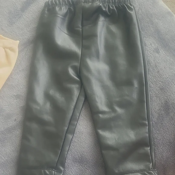 Nicole Miller Cream Twin Set Top with Black Accents And Faux Leather Pants - Picture 8 of 8